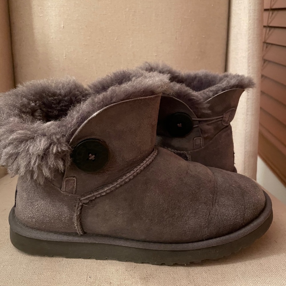 Ugg Bailey Button Mini Boot